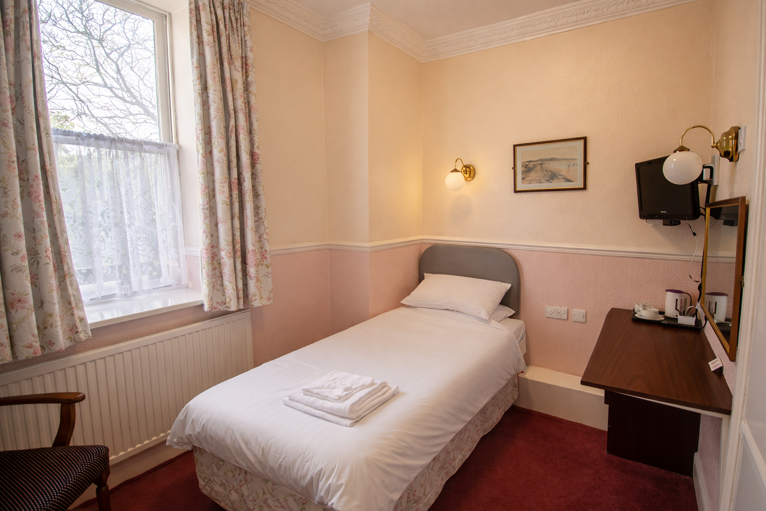 Rear Facing Single Room